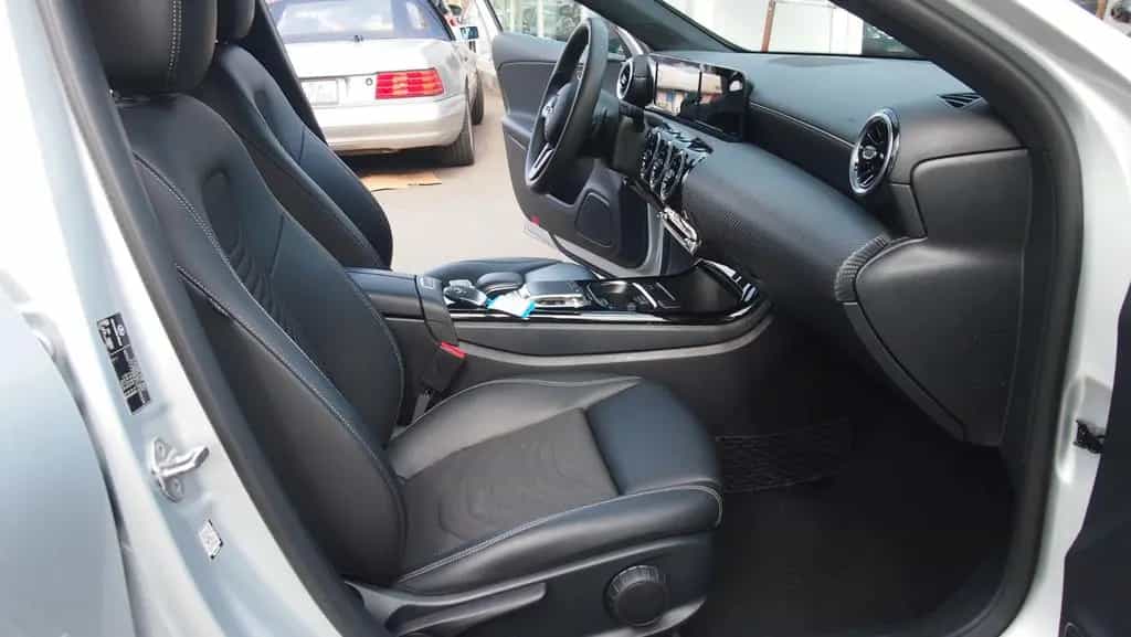 Mercedes-Benz A-Class 180 NEUES MODEL !!! 02/2020-photo-32