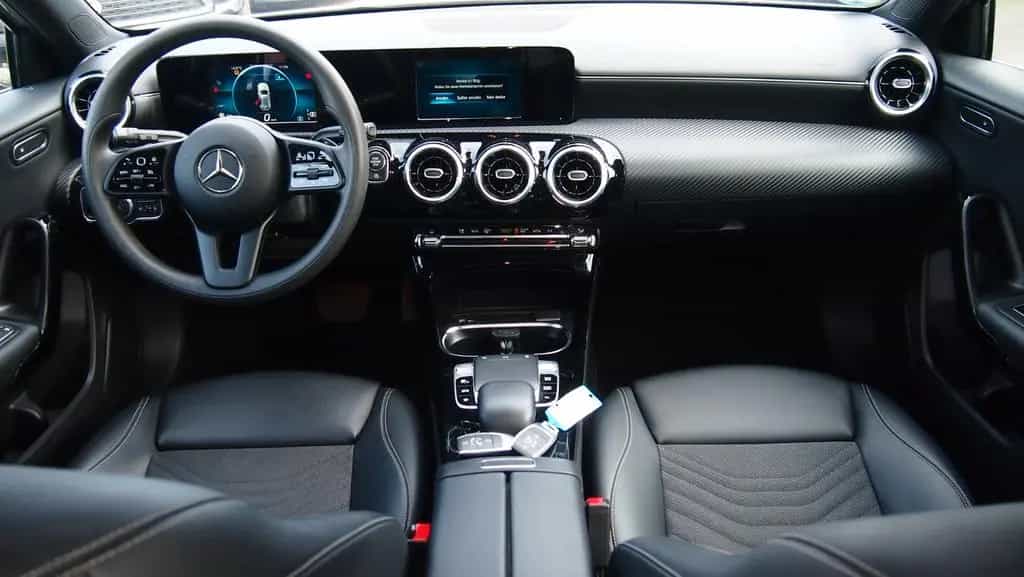 Mercedes-Benz A-Class 180 NEUES MODEL !!! 02/2020-photo-9