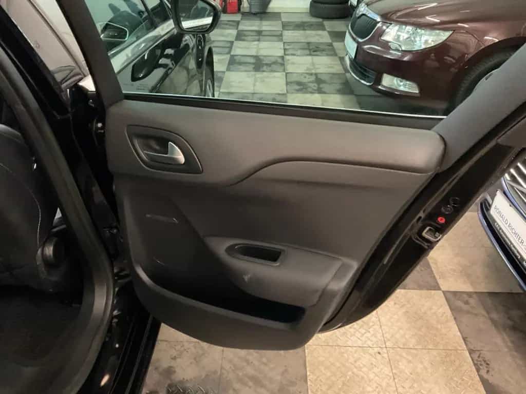 Citroën DS4 1,6i Automatik, SoChic, Navi,02-2027 10/2013-photo-23
