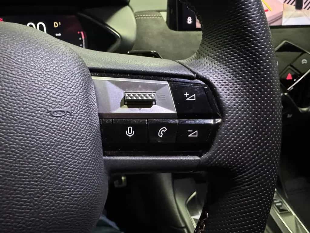DS Automobiles DS3 Crossback NAVI*LED*360 GRAD*SH 06/2023-photo-12
