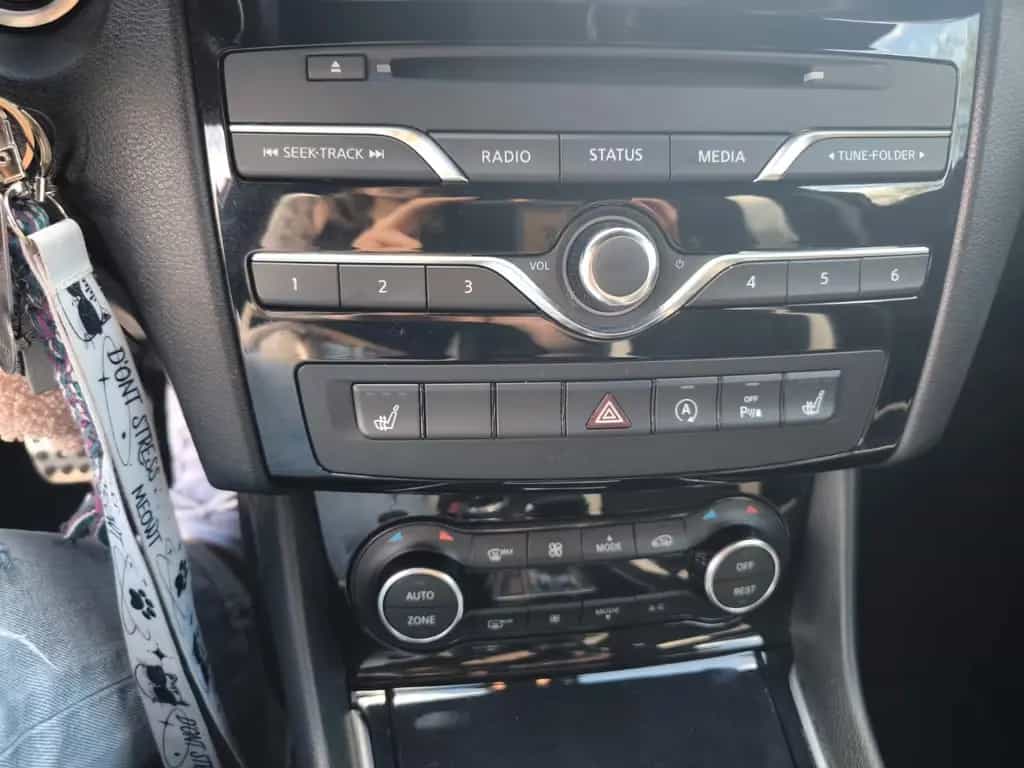 Infiniti Q30 2.0t DCT AWD Sport Sport 10/2017-photo-9