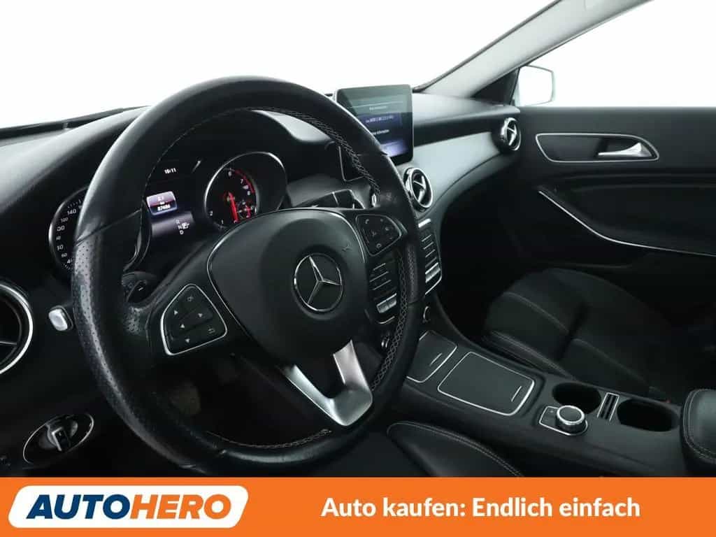 Mercedes-Benz GLA 250 4Matic Urban Aut.*NAVI*LED*ACC*PDC*SHZ* 10/2019-photo-10
