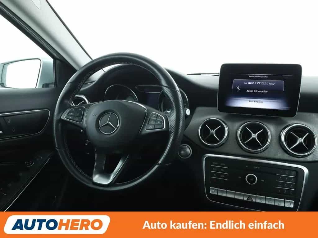 Mercedes-Benz GLA 250 4Matic Urban Aut.*NAVI*LED*ACC*PDC*SHZ* 10/2019-photo-12