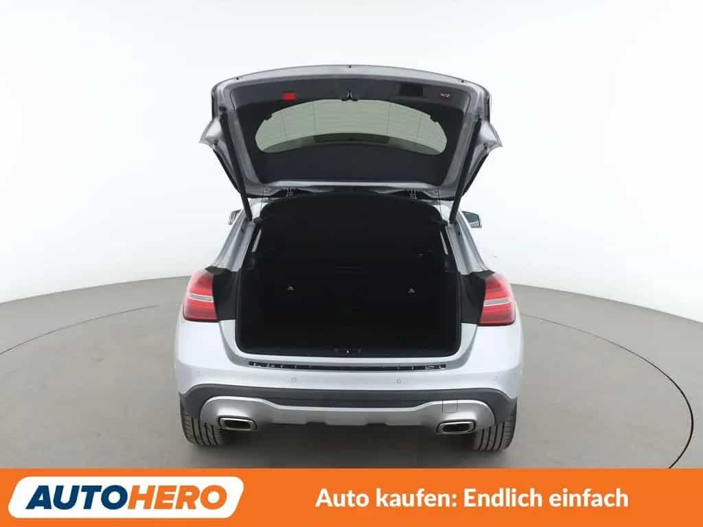 Mercedes-Benz GLA 250 4Matic Urban Aut.*NAVI*LED*ACC*PDC*SHZ* 10/2019-photo-16