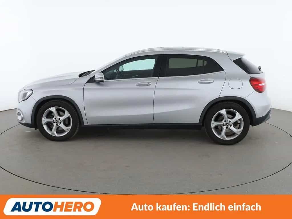 Mercedes-Benz GLA 250 4Matic Urban Aut.*NAVI*LED*ACC*PDC*SHZ* 10/2019-photo-2
