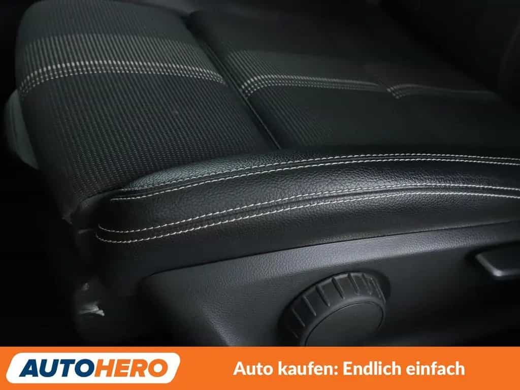 Mercedes-Benz GLA 250 4Matic Urban Aut.*NAVI*LED*ACC*PDC*SHZ* 10/2019-photo-28