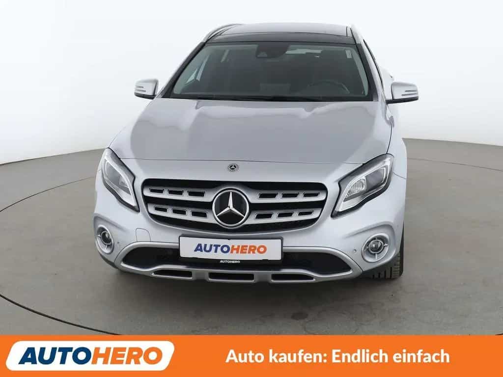 Mercedes-Benz GLA 250 4Matic Urban Aut.*NAVI*LED*ACC*PDC*SHZ* 10/2019-photo-8