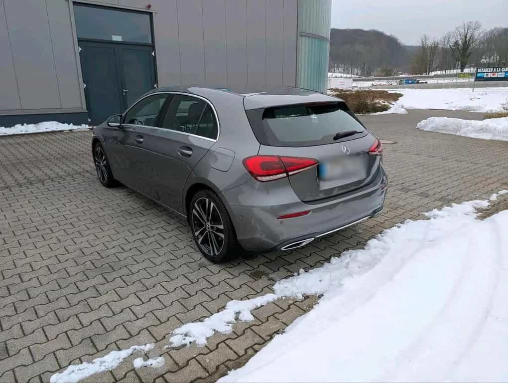Mercedes-Benz A-Class Benz A180 A-Klasse TÜV 11/2027 Bu... 07/2019-photo-2