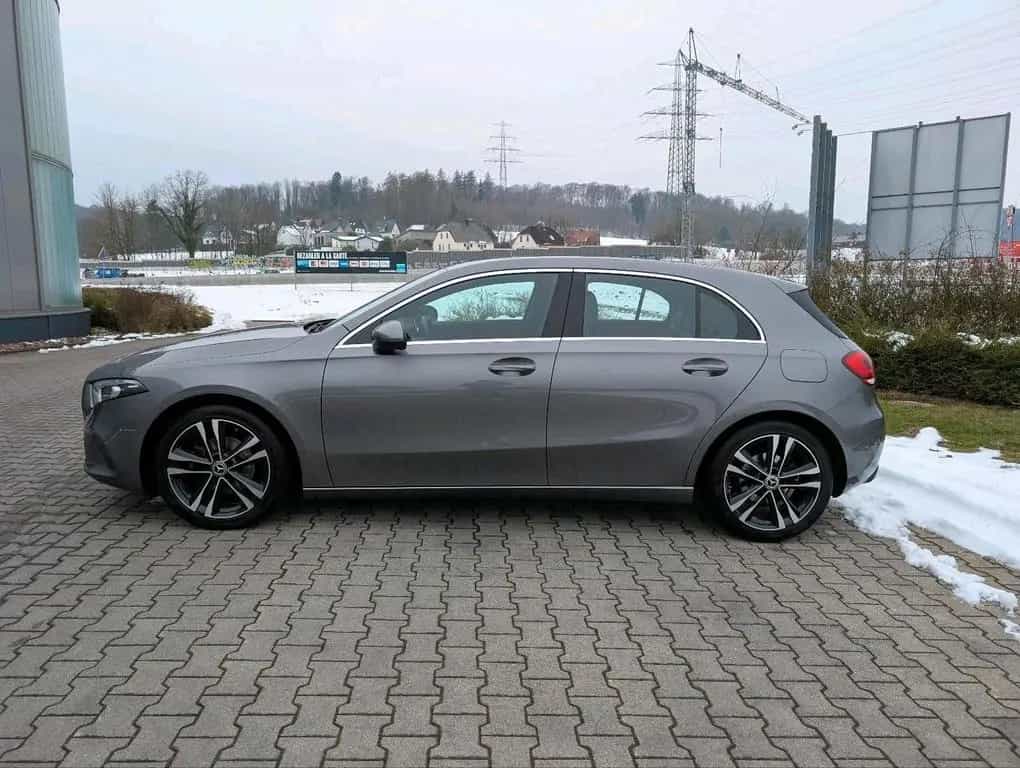 Mercedes-Benz A-Class Benz A180 A-Klasse TÜV 11/2027 Bu... 07/2019-photo-3