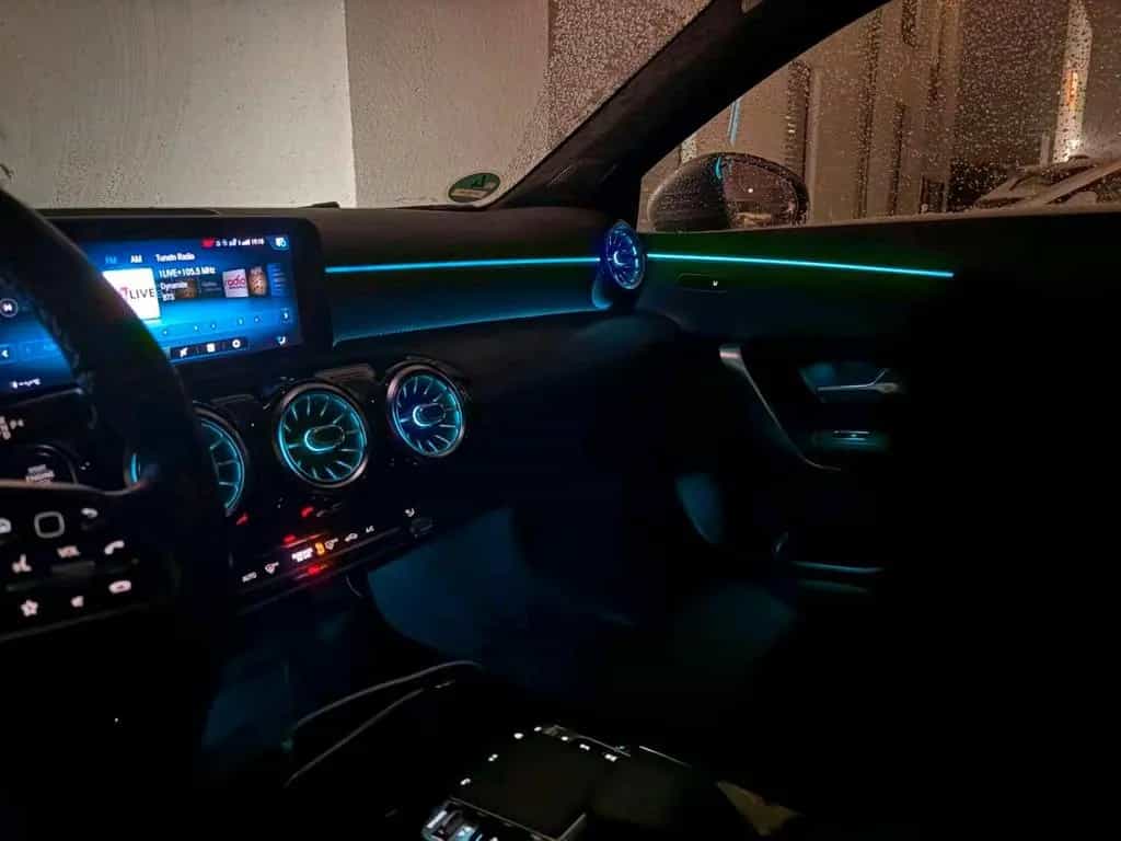 Mercedes-Benz A-Class Benz A180 A-Klasse TÜV 11/2027 Bu... 07/2019-photo-7