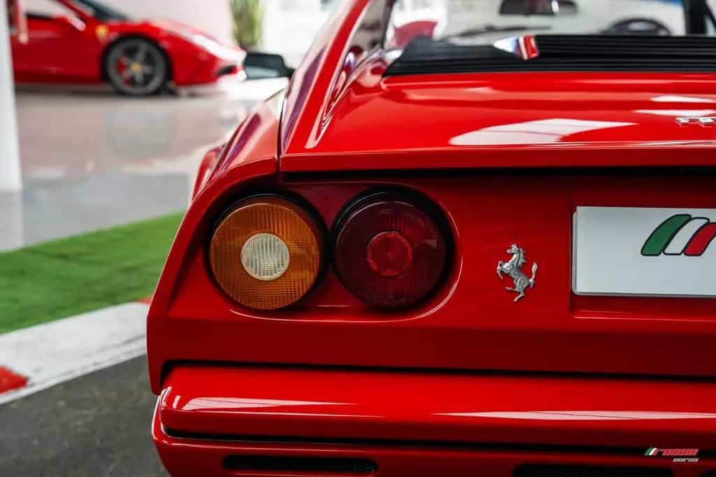 Ferrari 208 GTS Turbo *A COLLECTOR'S HIDDEN GEM* 12/1988-photo-12