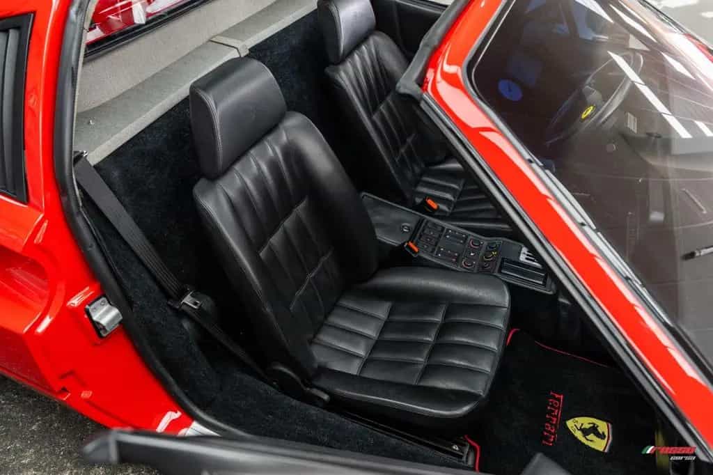 Ferrari 208 GTS Turbo *A COLLECTOR'S HIDDEN GEM* 12/1988-photo-15