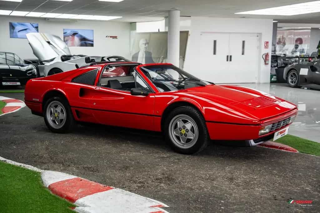 Ferrari 208 GTS Turbo *A COLLECTOR'S HIDDEN GEM* 12/1988-photo-2