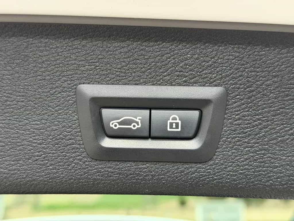 BMW X3 xDrive 20 d xLine HUD/NAV/AHK/KAMERA/SHZ/PANO 09/2017-photo-23