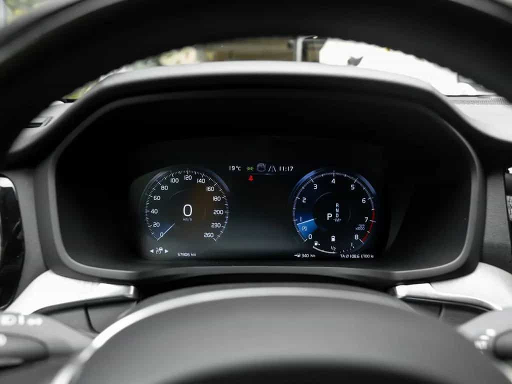 Volvo V60 B5 AWD Inscription 02/2021-photo-26