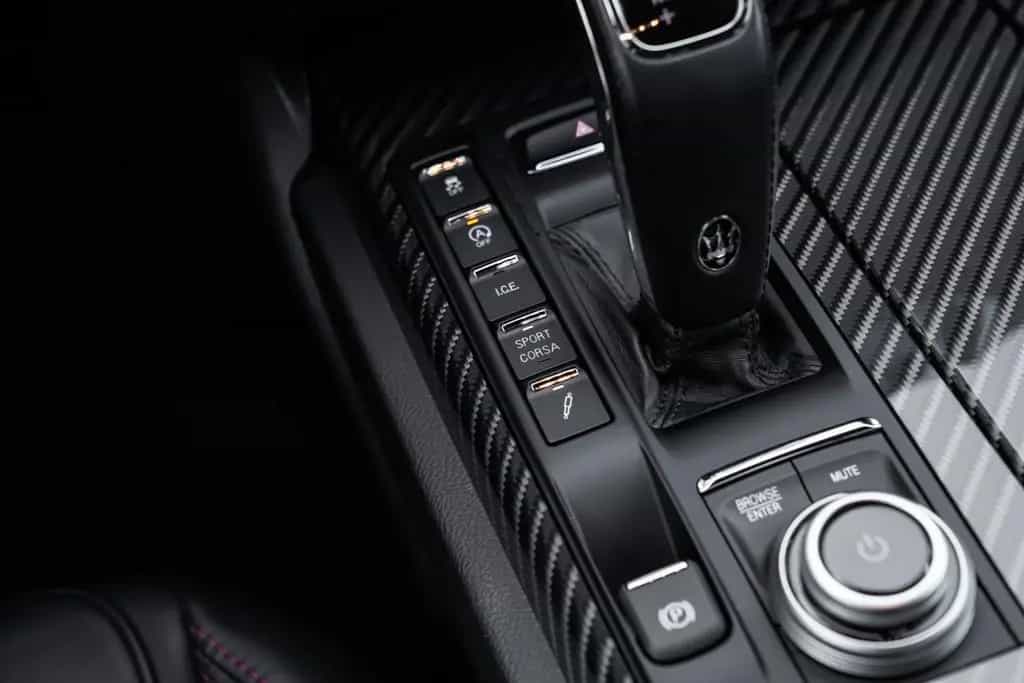 Maserati Ghibli 3.8 V8 Trofeo CarbonPack-360°-21" 07/2021-photo-19