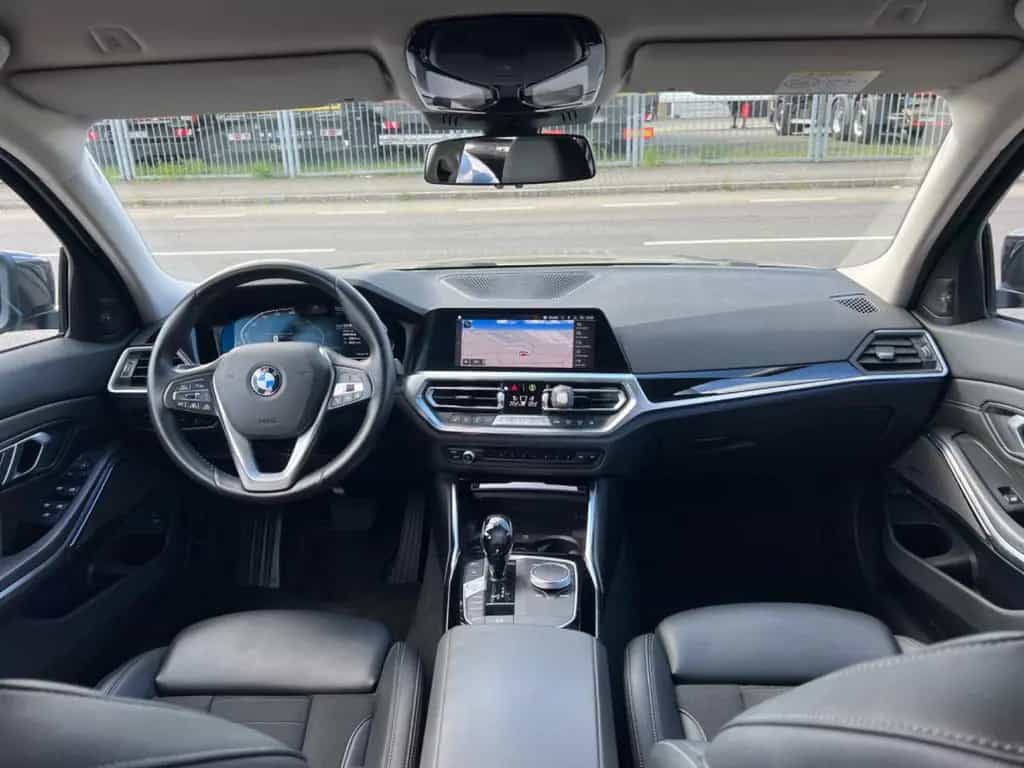 BMW 3 Series 320 Touring 320 d xDrive Advantage FINANZIERUNG 01/2021-photo-18