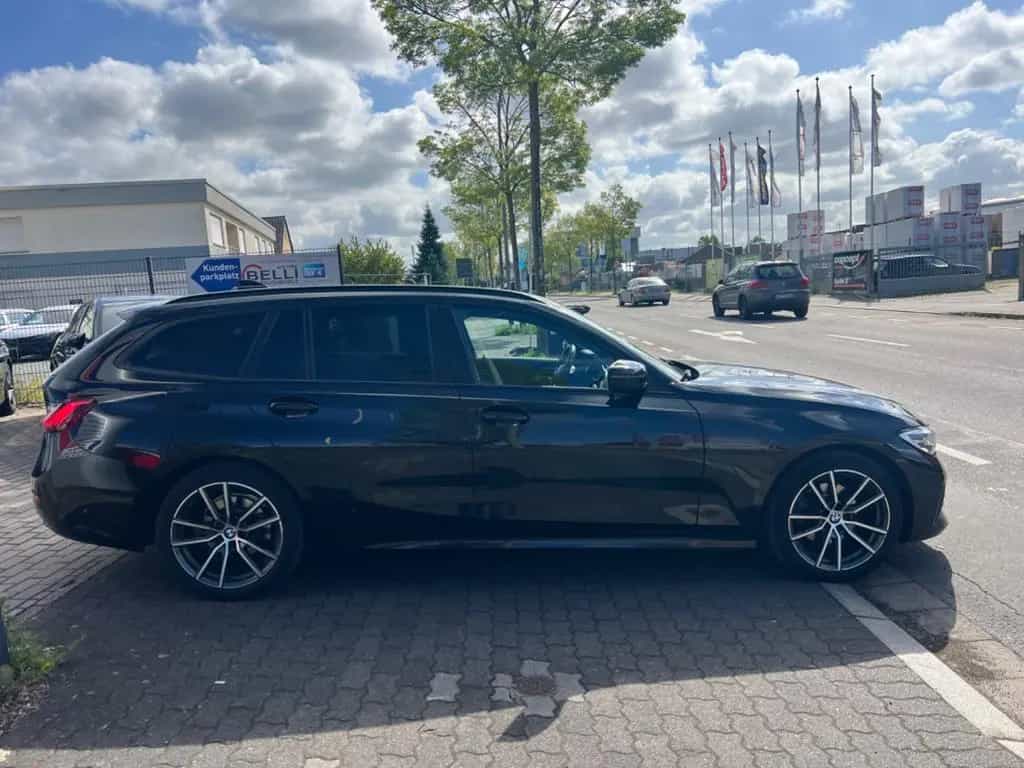 BMW 3 Series 320 Touring 320 d xDrive Advantage FINANZIERUNG 01/2021-photo-3