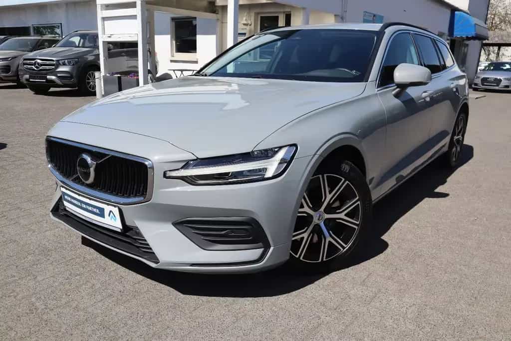 Volvo V60 Kombi Core 04/2024-photo-0
