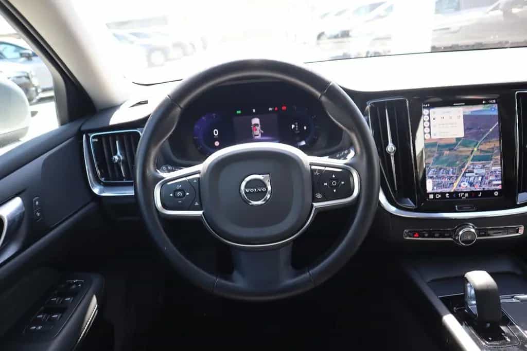 Volvo V60 Kombi Core 04/2024-photo-13