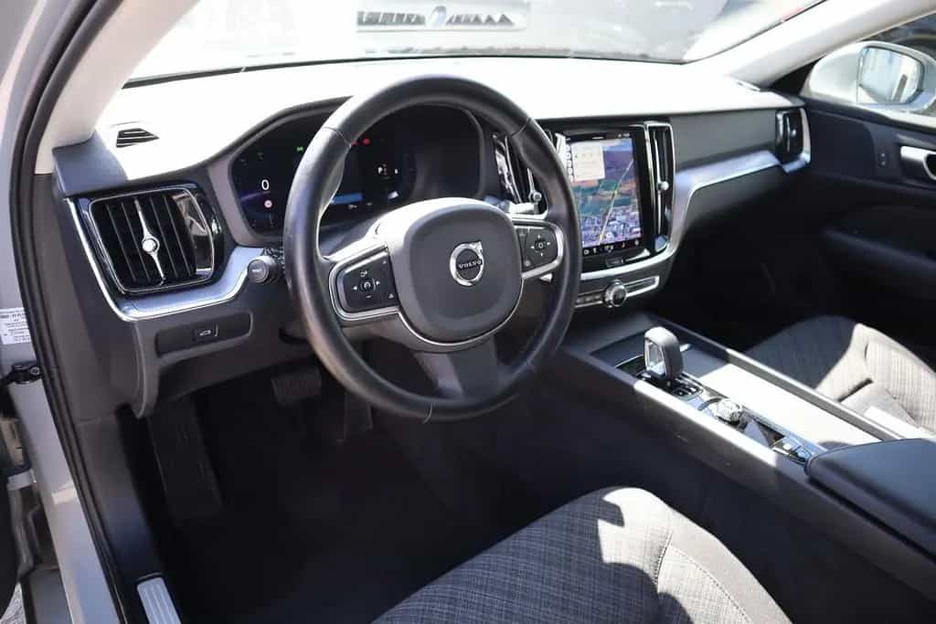 Volvo V60 Kombi Core 04/2024-photo-14