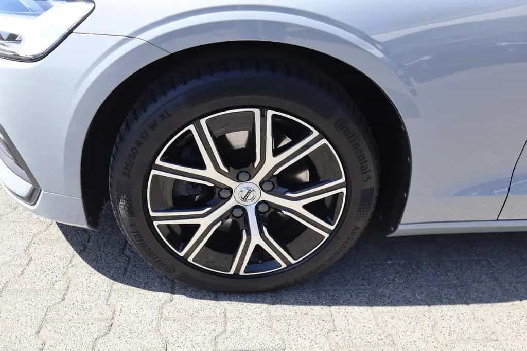 Volvo V60 Kombi Core 04/2024-photo-22