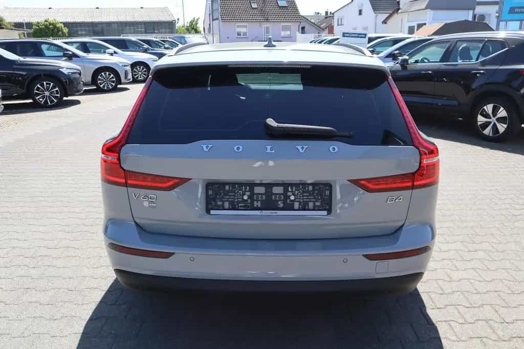 Volvo V60 Kombi Core 04/2024-photo-5