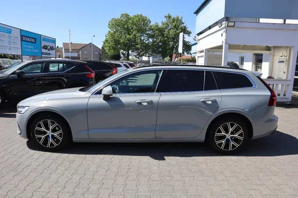 Volvo V60 Kombi Core 04/2024-photo-7