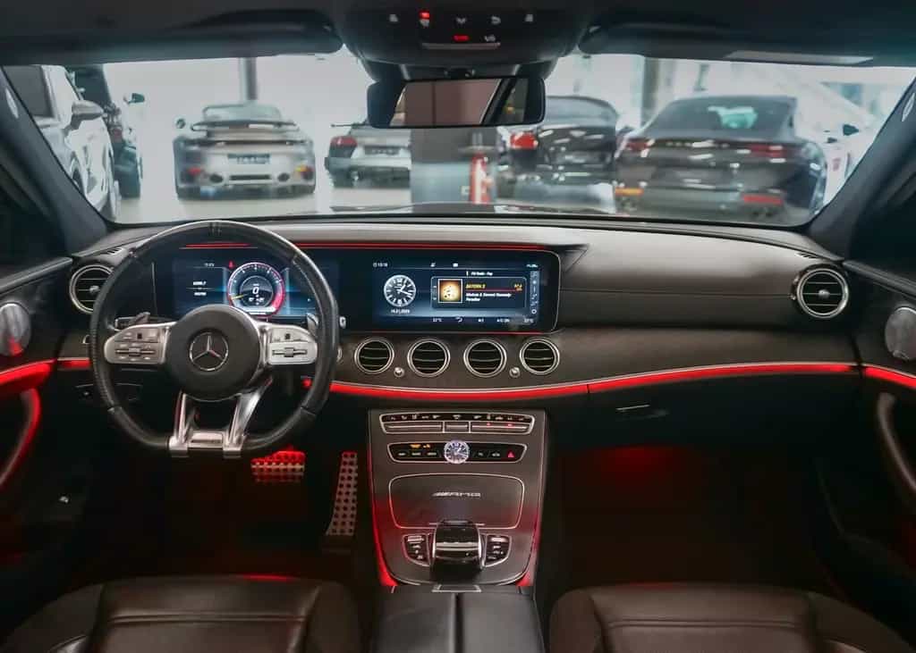Mercedes-Benz E-Class 63 AMG 4M MWST LED Widescreen Pano Burmester 08/2018-photo-26