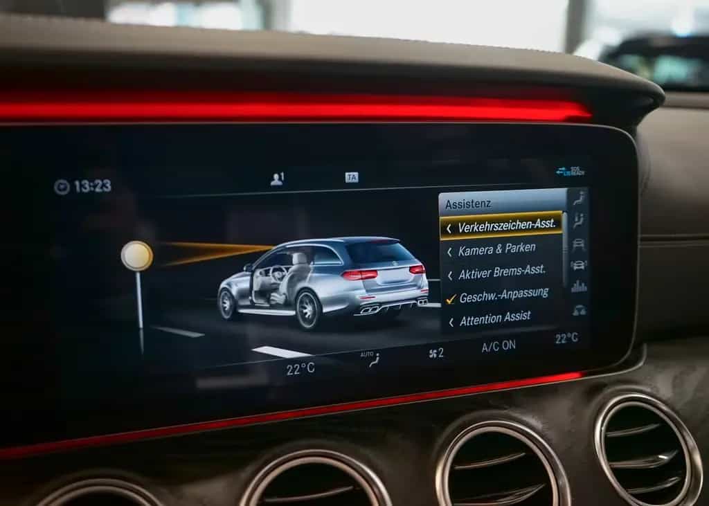 Mercedes-Benz E-Class 63 AMG 4M MWST LED Widescreen Pano Burmester 08/2018-photo-27