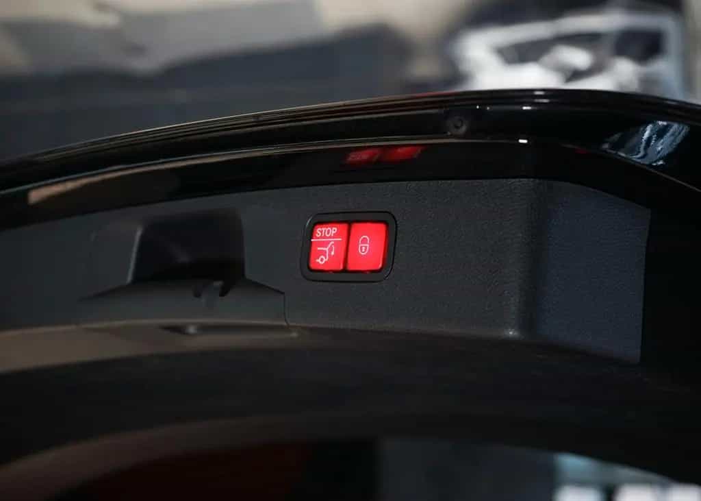 Mercedes-Benz E-Class 63 AMG 4M MWST LED Widescreen Pano Burmester 08/2018-photo-42