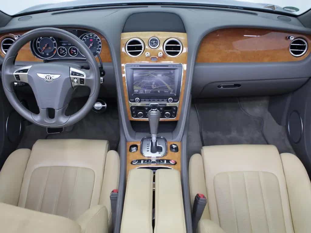 Bentley Continental GTC W12/SCHECKHEFT/MASSAGE/KAMERA 05/2012-photo-17