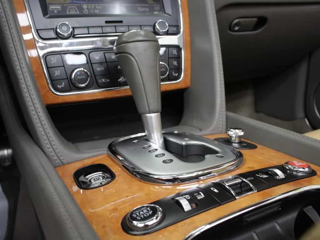 Bentley Continental GTC W12/SCHECKHEFT/MASSAGE/KAMERA 05/2012-photo-25