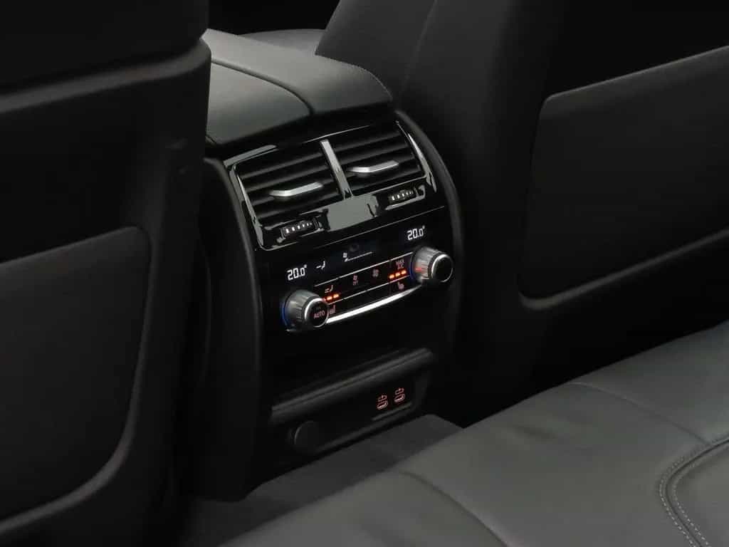 BMW 5 Series 540d xD Luxury Line Panorama H/K HUD Belüftung 12/2022-photo-28