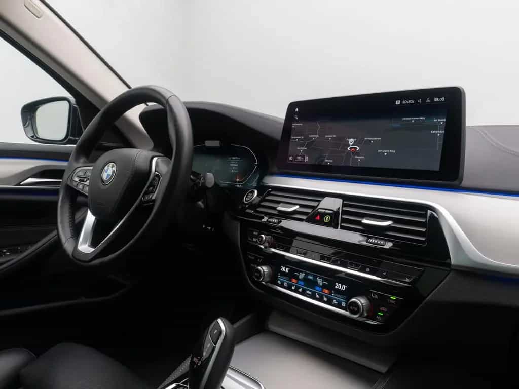 BMW 5 Series 540d xD Luxury Line Panorama H/K HUD Belüftung 12/2022-photo-38