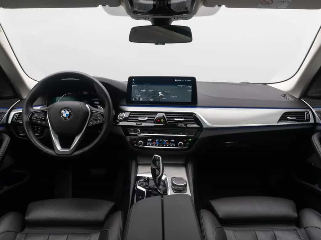 BMW 5 Series 540d xD Luxury Line Panorama H/K HUD Belüftung 12/2022-photo-39