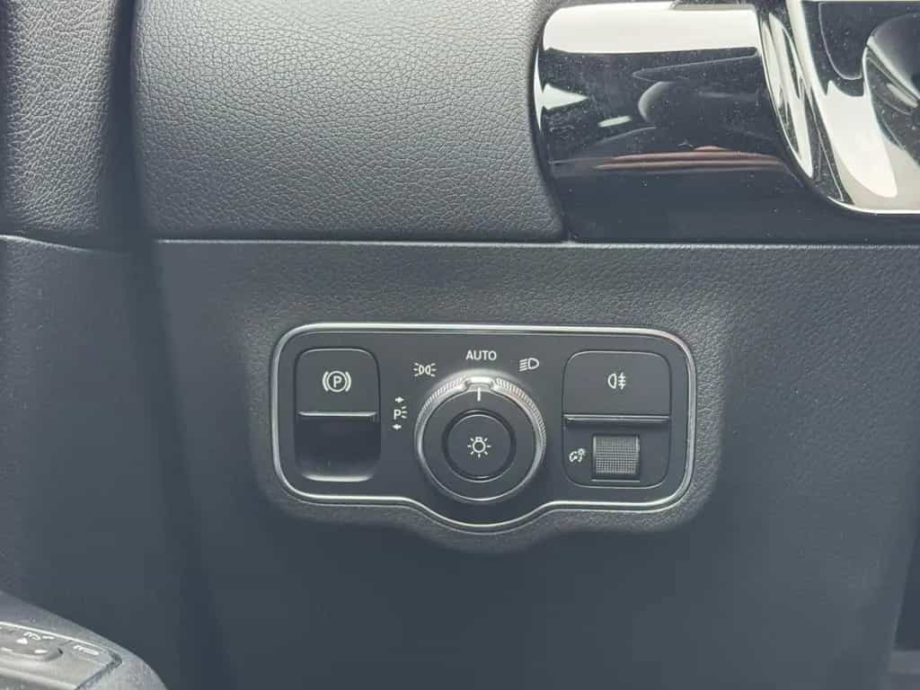 Mercedes-Benz B-Class 180 7G-DCT Style *LED*SHZ*el. Heck*CAM*CarPlay 09/2019-photo-23