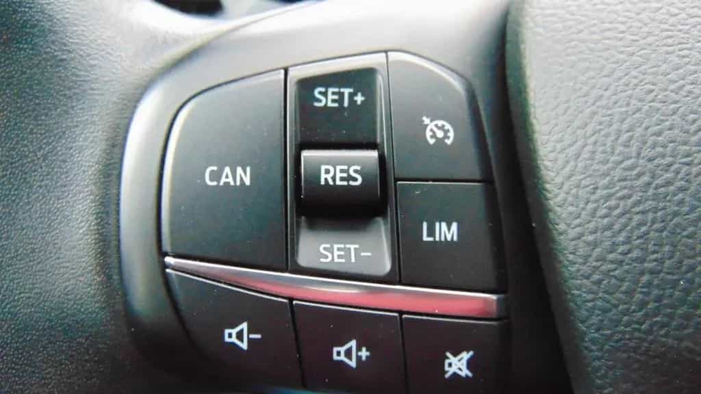 Ford Focus Lim. Cool & Connect KAM PDC NAVI LED SHZ++ 08/2020-photo-14