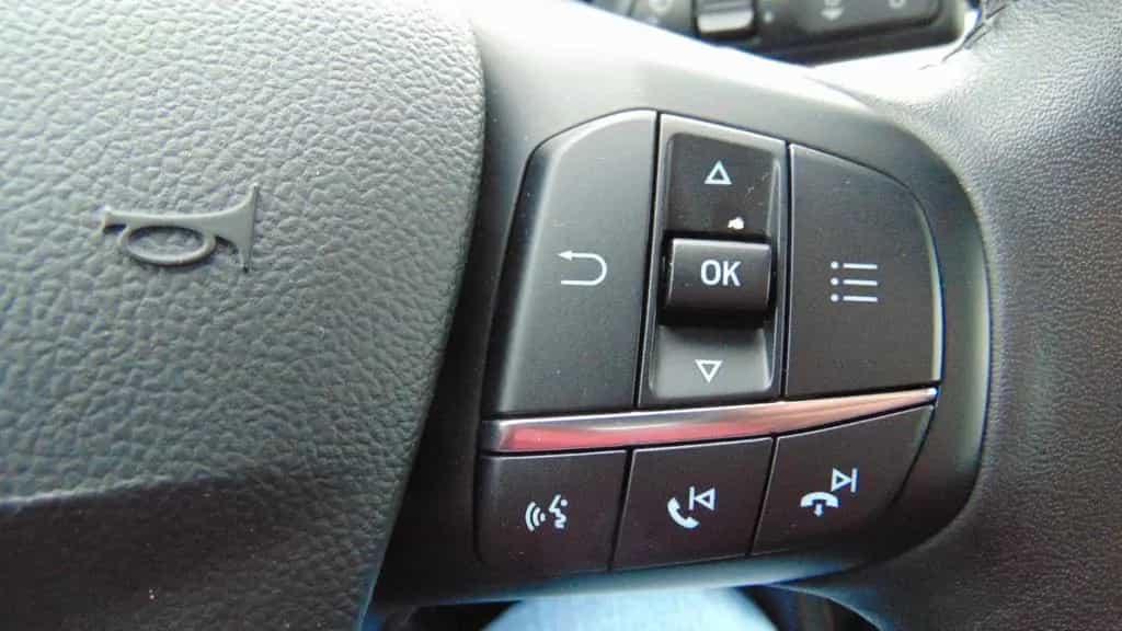 Ford Focus Lim. Cool & Connect KAM PDC NAVI LED SHZ++ 08/2020-photo-15
