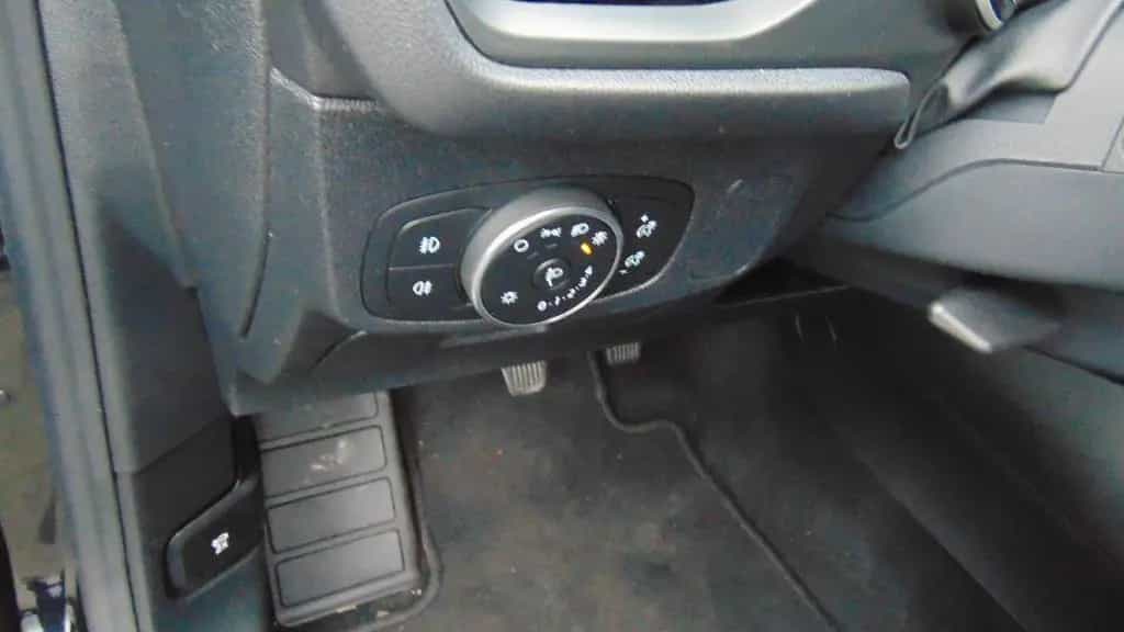 Ford Focus Lim. Cool & Connect KAM PDC NAVI LED SHZ++ 08/2020-photo-7
