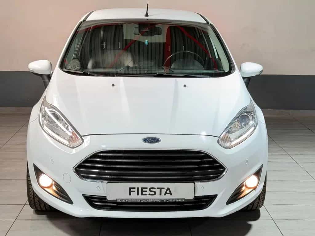 Ford Fiesta Titanium Automatik Navi Einparkhilfe 09/2015-photo-1