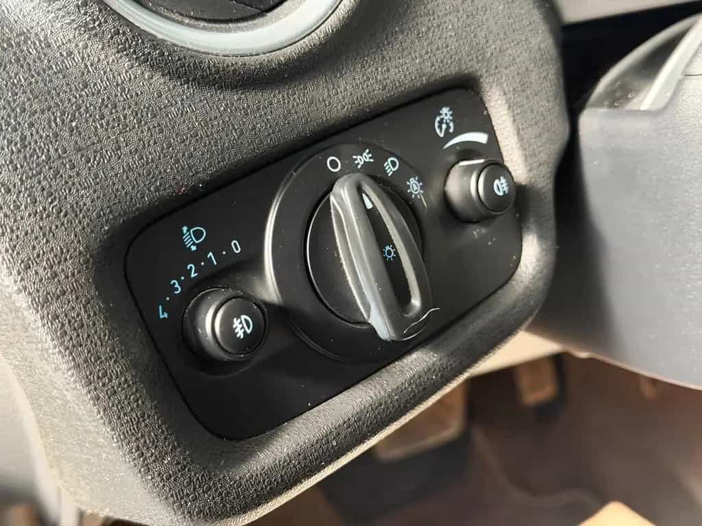 Ford Fiesta Titanium Automatik Navi Einparkhilfe 09/2015-photo-26