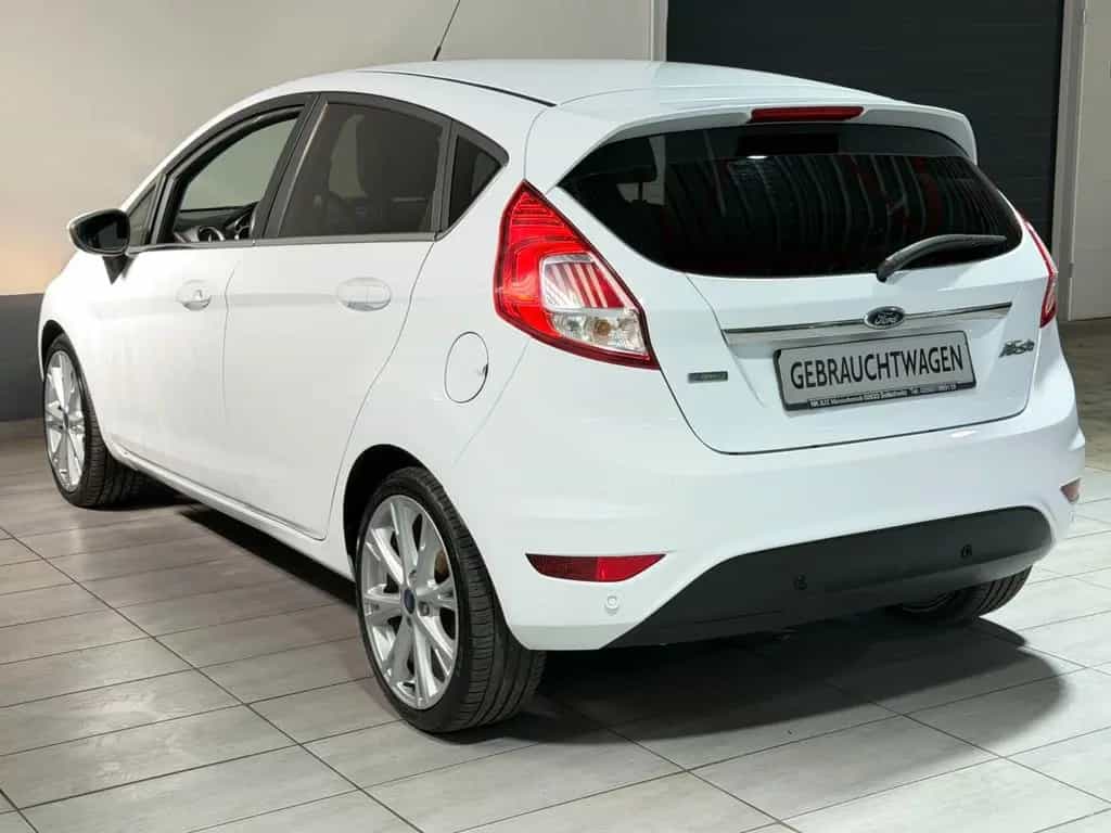 Ford Fiesta Titanium Automatik Navi Einparkhilfe 09/2015-photo-9