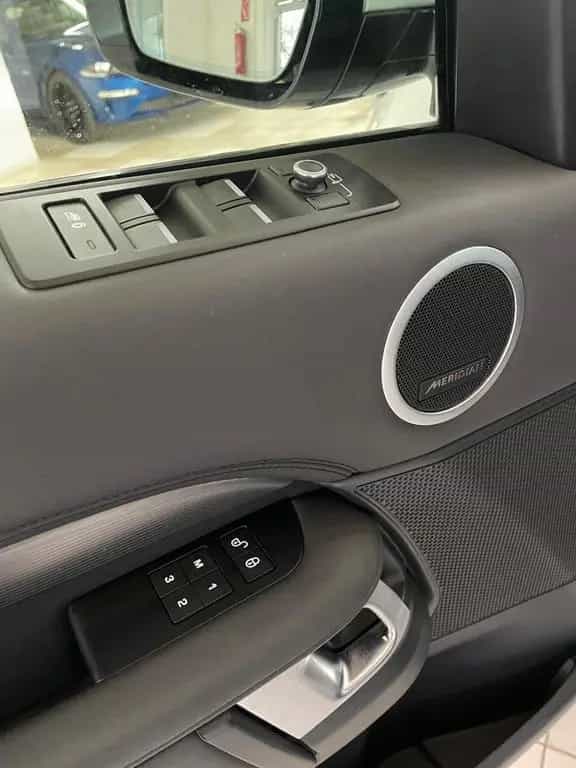 Land Rover Discovery 5 HSE SD4 7-Sitzer/LED/Pano/Leder/AHK 07/2019-photo-8