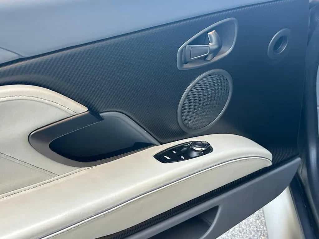 Aston Martin DBS 5.2 V12 Volante 09/2021-photo-17