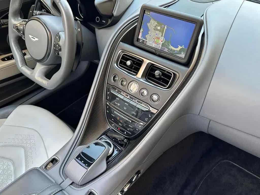 Aston Martin DBS 5.2 V12 Volante 09/2021-photo-24