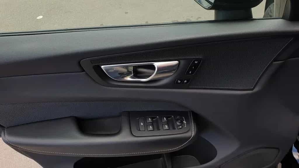 Volvo XC60 B4 D AWD R Design Geartronic Leder/AHK 04/2022-photo-16