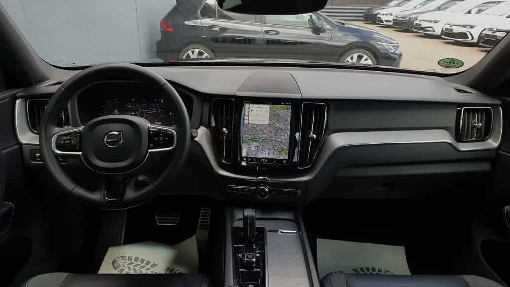 Volvo XC60 B4 D AWD R Design Geartronic Leder/AHK 04/2022-photo-5