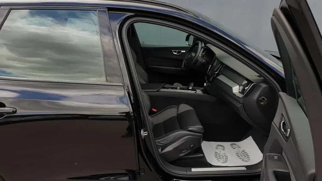 Volvo XC60 B4 D AWD R Design Geartronic Leder/AHK 04/2022-photo-7