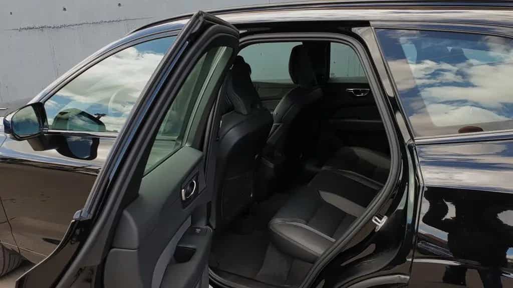 Volvo XC60 B4 D AWD R Design Geartronic Leder/AHK 04/2022-photo-9